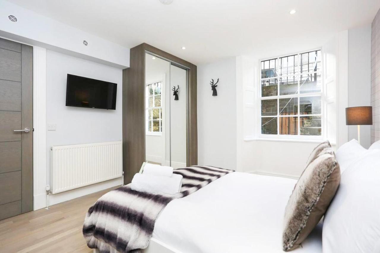 Ultra Modern, Stylish Apartment Next To Princes St Edimburgo Exterior foto